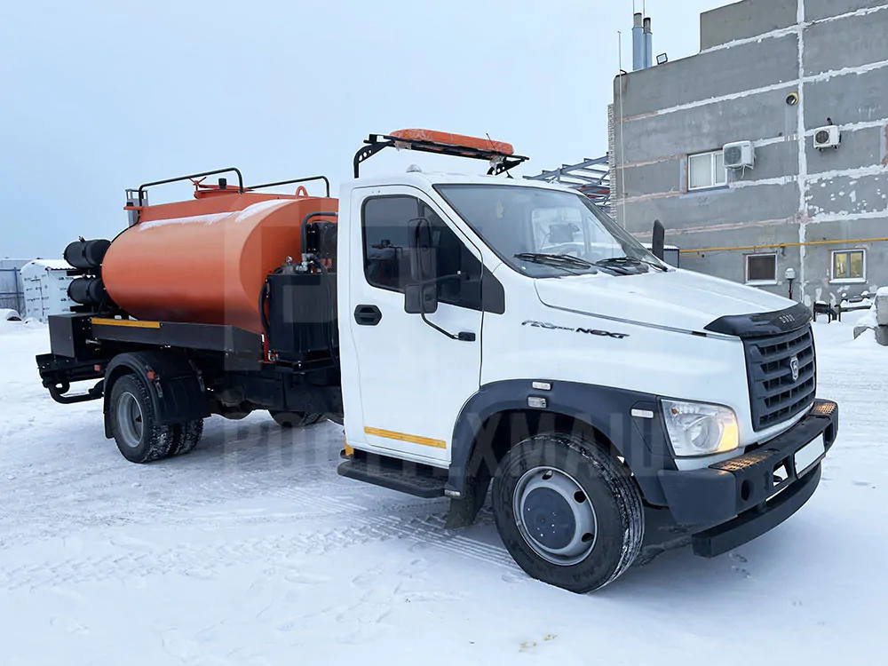Купить Автогудронатор на шасси ГАЗ NEXT и другую технику, низкие цены и выгодные условия от компании РостТехМаш!