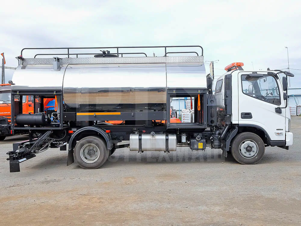 Купить Автогудронатор на базе Foton и другую технику, низкие цены и выгодные условия от компании РостТехМаш!