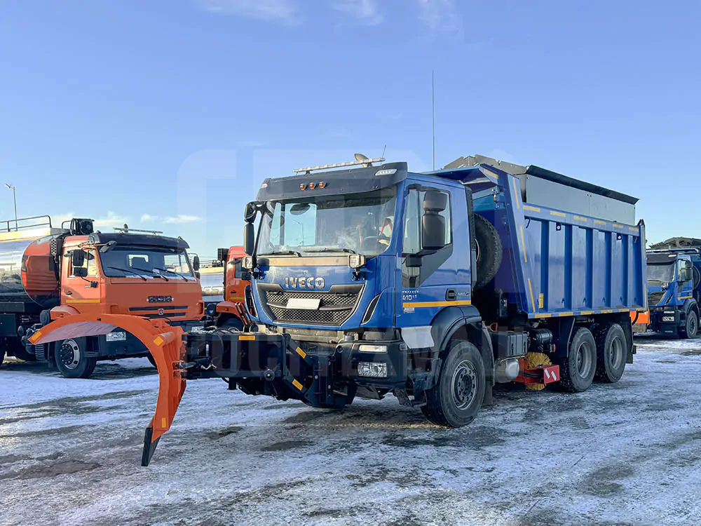 Купить КДМ на базе самосвала IVECO и другую технику, низкие цены и выгодные условия от компании РостТехМаш!
