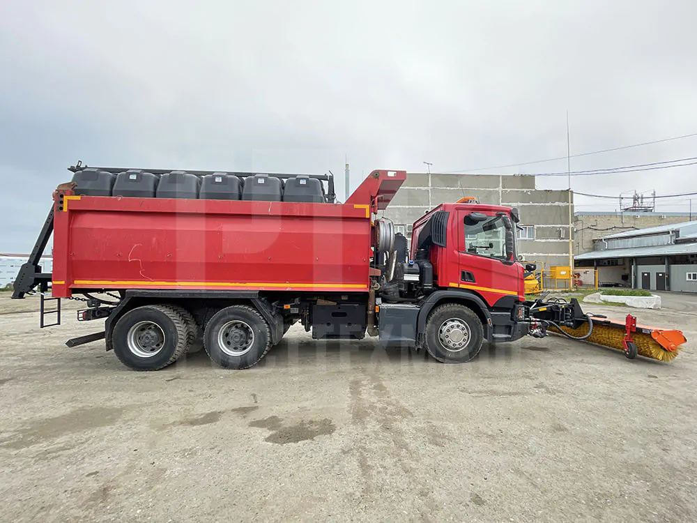 Купить КДМ на базе самосвала Scania и другую технику, низкие цены и выгодные условия от компании РостТехМаш!