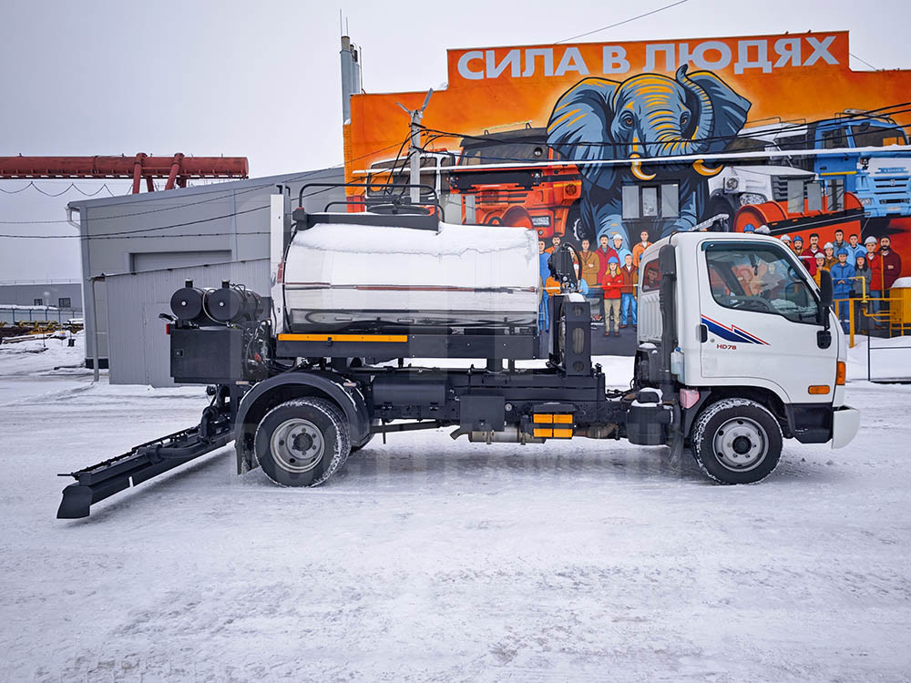 Купить Автогудронатор на шасси Hyundai и другую технику, низкие цены и выгодные условия от компании РостТехМаш! Купить Автогудронатор на шасси Hyundai и другую технику, низкие цены и выгодные условия от компании РостТехМаш!