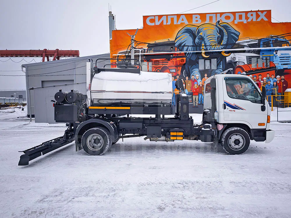 Купить Автогудронатор на шасси Hyundai и другую технику, низкие цены и выгодные условия от компании РостТехМаш! Купить Автогудронатор на шасси Hyundai и другую технику, низкие цены и выгодные условия от компании РостТехМаш!